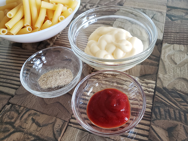 マカロニサラダ