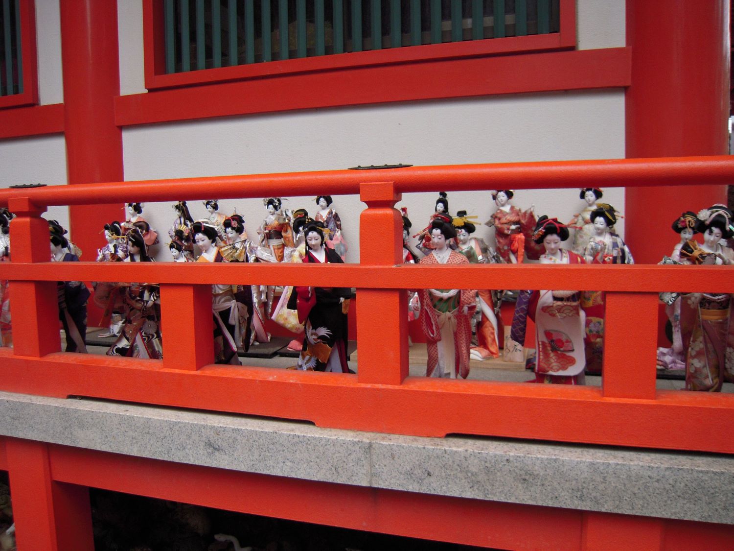 日本人形、人形供養寺