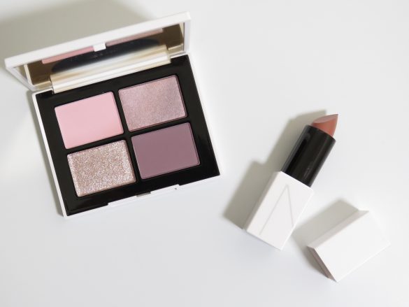 NARS「クワッドアイシャドウ／ZEN COLLECTION・00123 TOKYO（¥5,800）」、「リップスティック／ZEN COLLECTION・00002 ソフトローズ（¥3,300）」