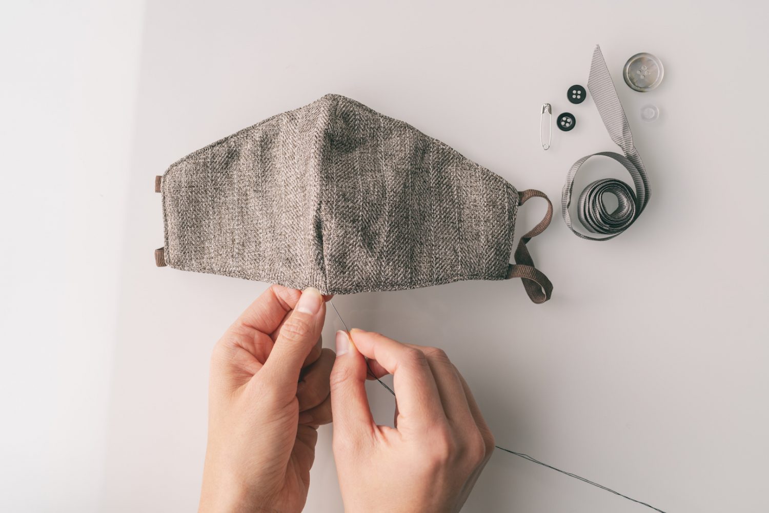 マスクトラブル4：グレーはマスクも要注意