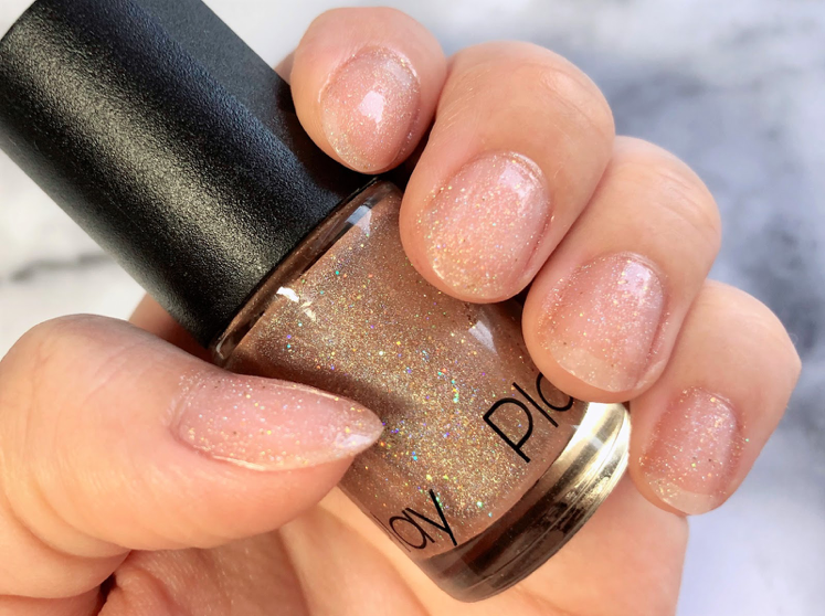 単色もほかとの組み合わせもOK「エチュードハウス プレイネイル #4」