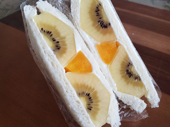 フルーツサンド