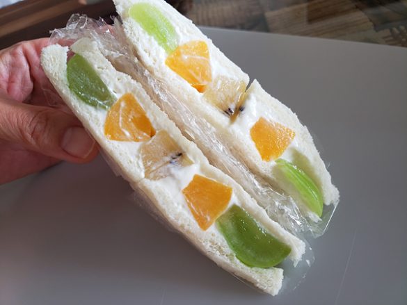 フルーツサンド