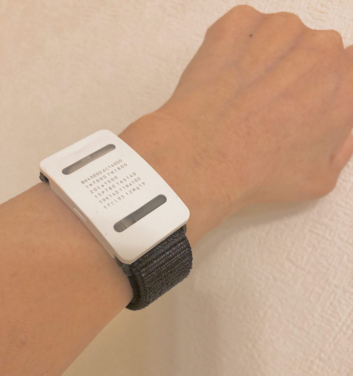 熱中症対策ウォッチを腕につけてみた