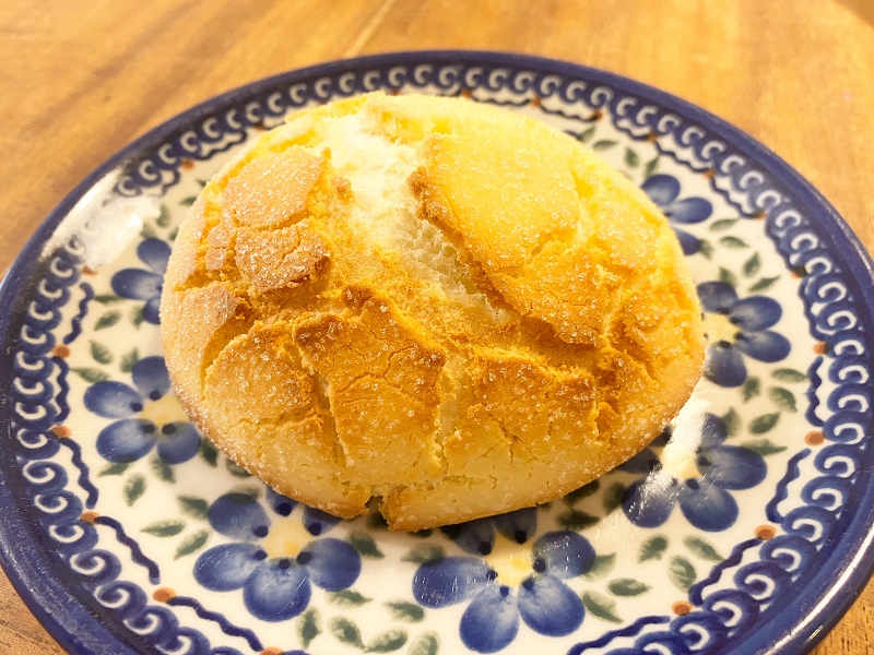 オーブンで焼くとふくらんだメロンパン