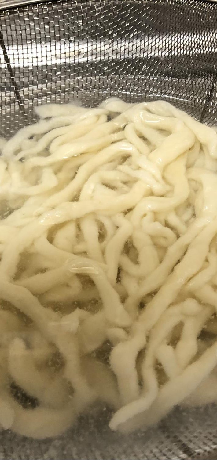 麺表面のクズが取れ、水が濁りました