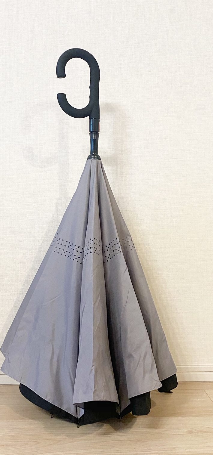 厚みのある机などにはかけることができません