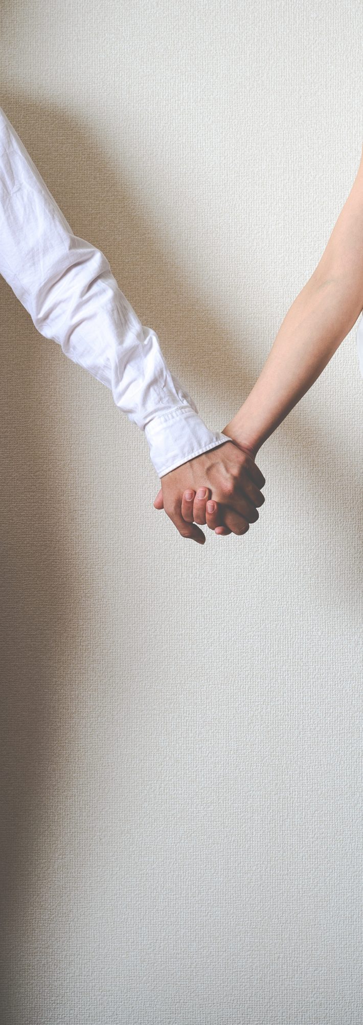 2人とも一夫一妻制の価値観に縛られている