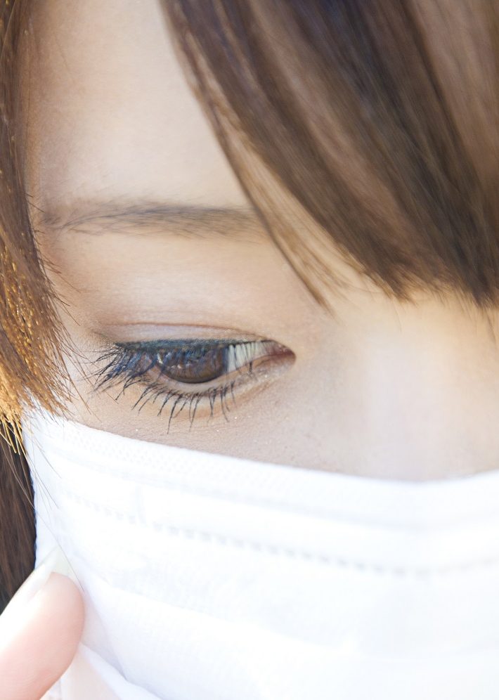 マスクをした女性