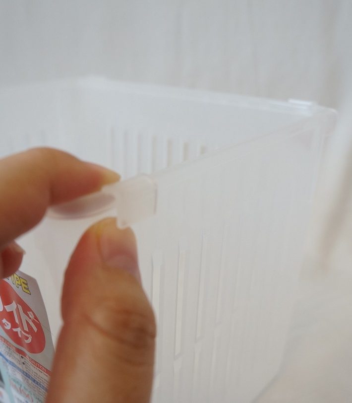 この爪でボックス同士を固定できる