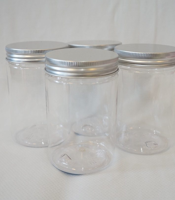 プラスチックなので、落としても割れない