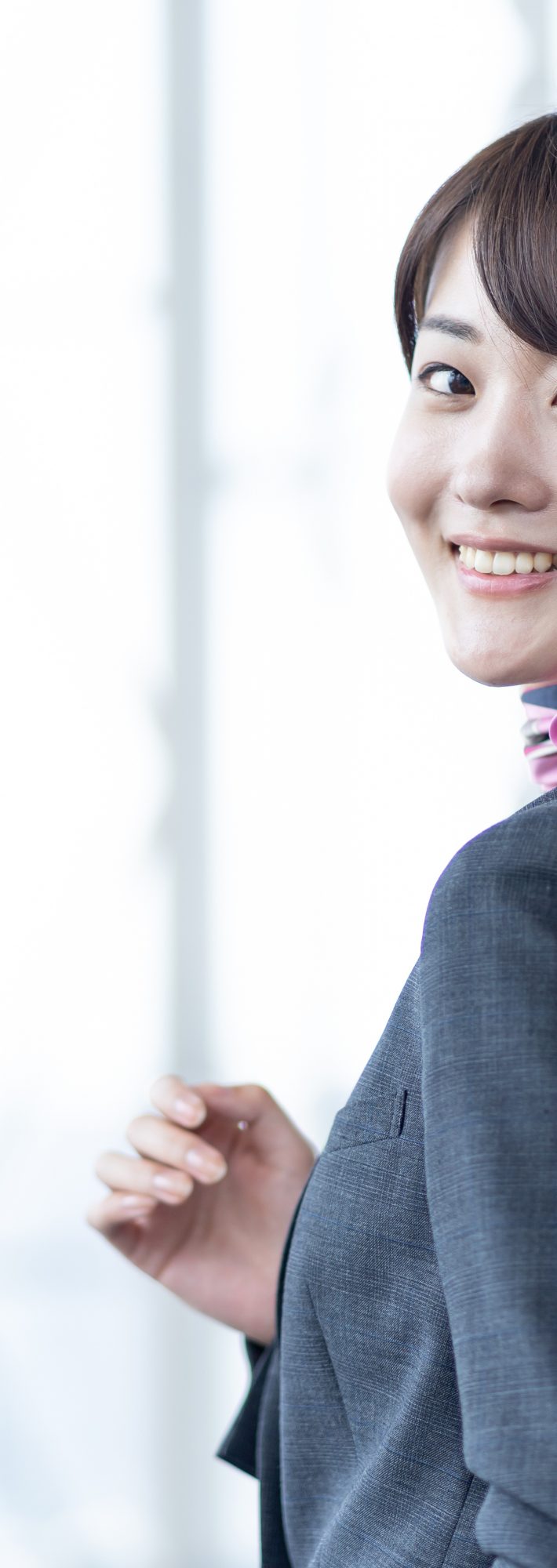 ヘアスプレーをかけてパリッとさせてた