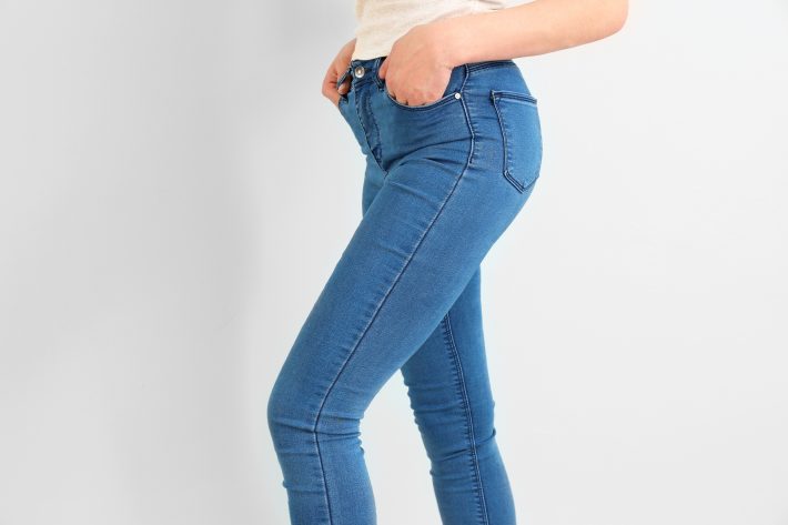 NGストレッチ3：締め付けが強い服装でおこなう