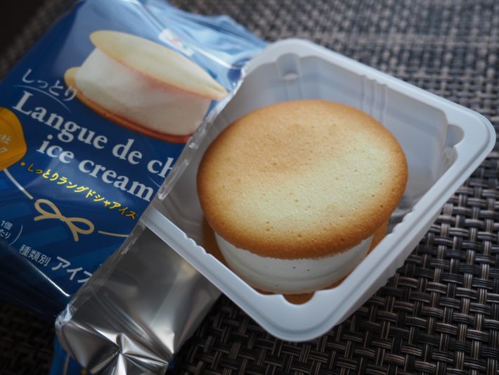 ヨックモックと共同開発したアイス