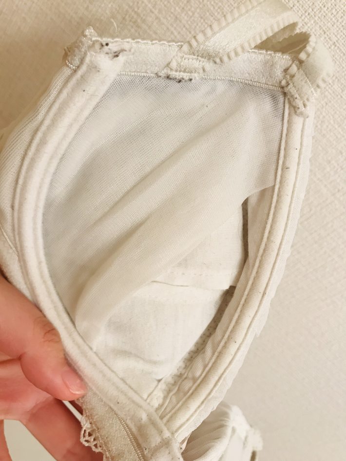 色があせてきているものはもう着用しない