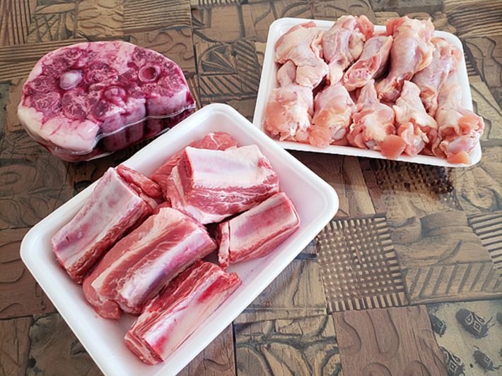 骨付き肉美容スープ