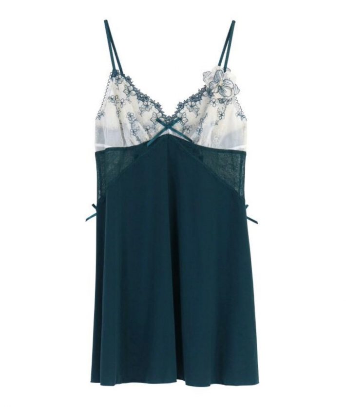 パメラ スリップ（画像：リサマリ　オンラインストアより）