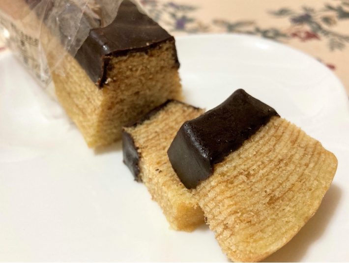 生地はバナナ感強めでチョコとよくマッチ