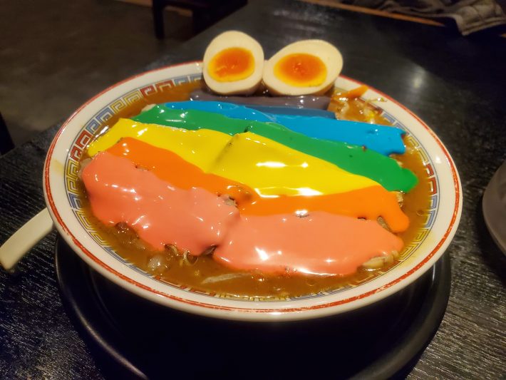 ハッピーレインボーラーメンを食べてみた