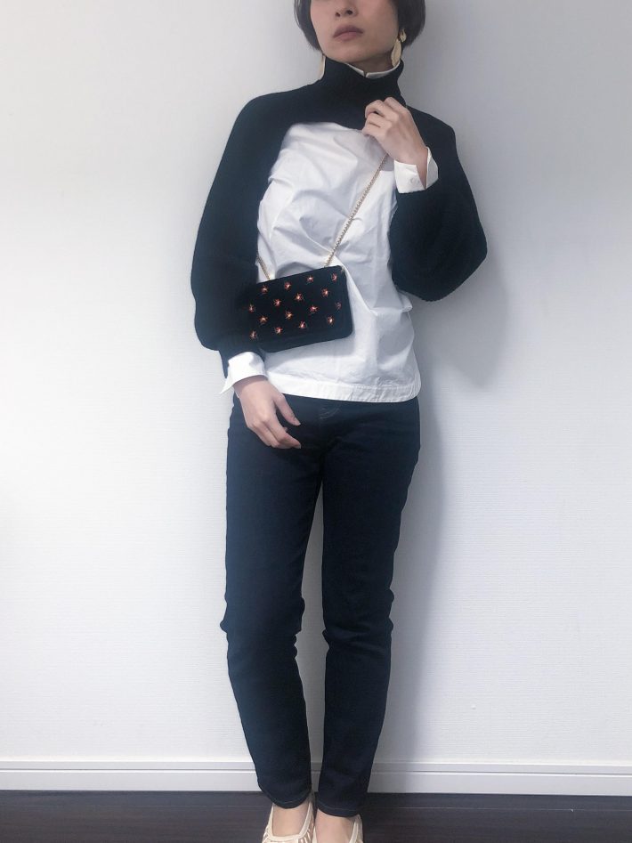 白シャツとのドッキングは今っぽい！