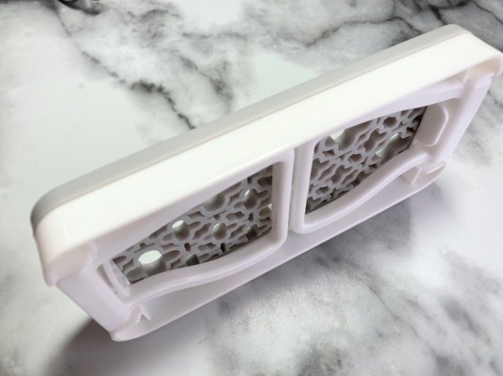 使わないときはコンパクトに折りたためる