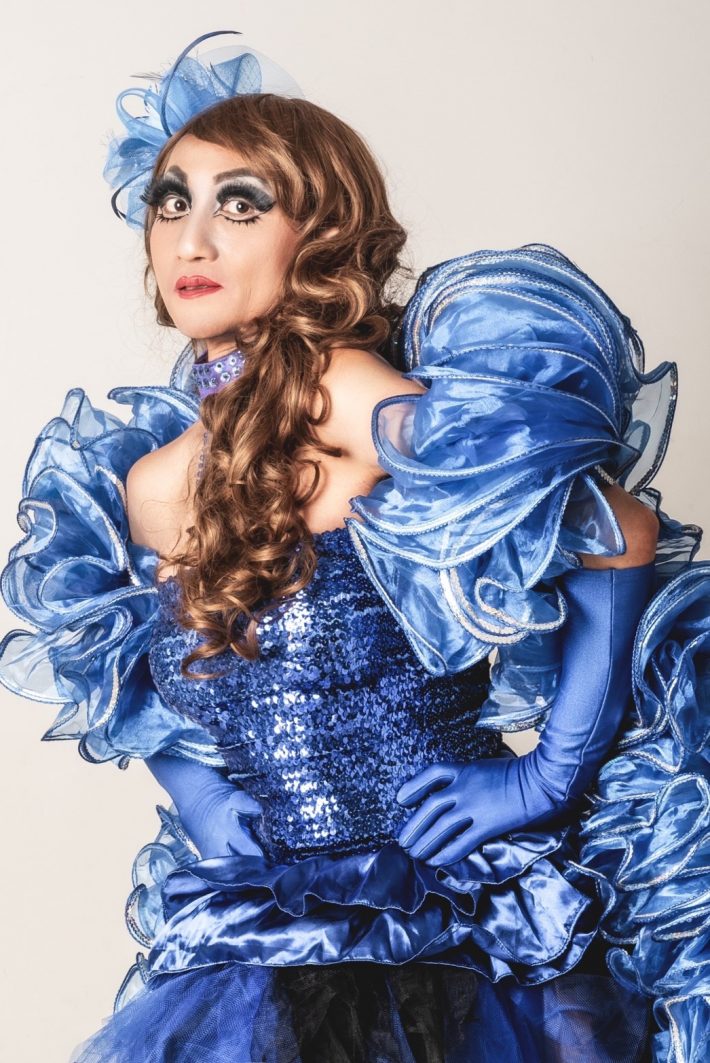 ホラー系ドラァグクイーン「エスムラルダ」さん