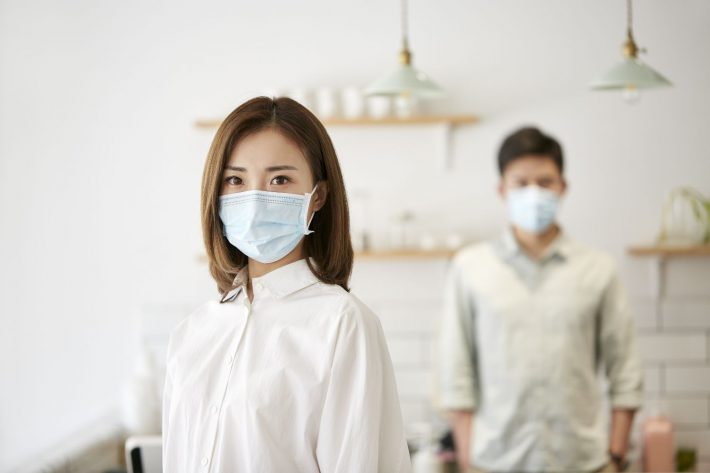 新型コロナ、夫婦カップル、マスク