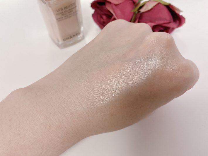 パーリーグロウは肌から浮かない色味