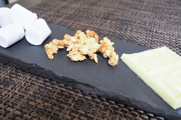 ＜材料＞5cm×4cm×2cmのシリアルバー4本分