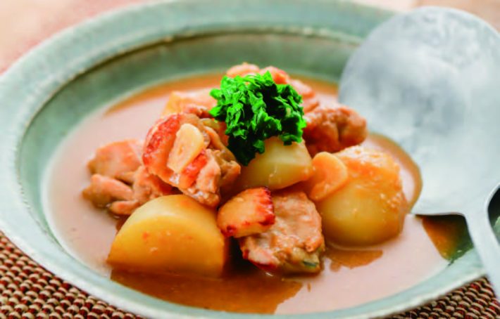 鶏肉とかぶのにんにく酒粕煮込み