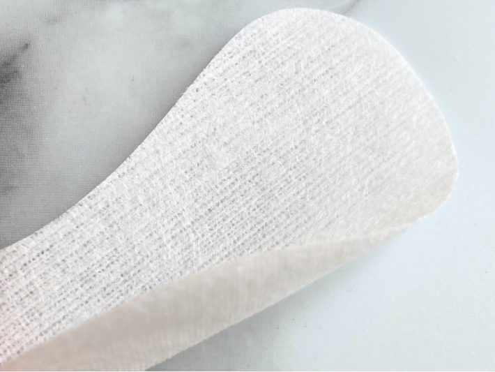 一般的なフェイスパックと比べると薄め