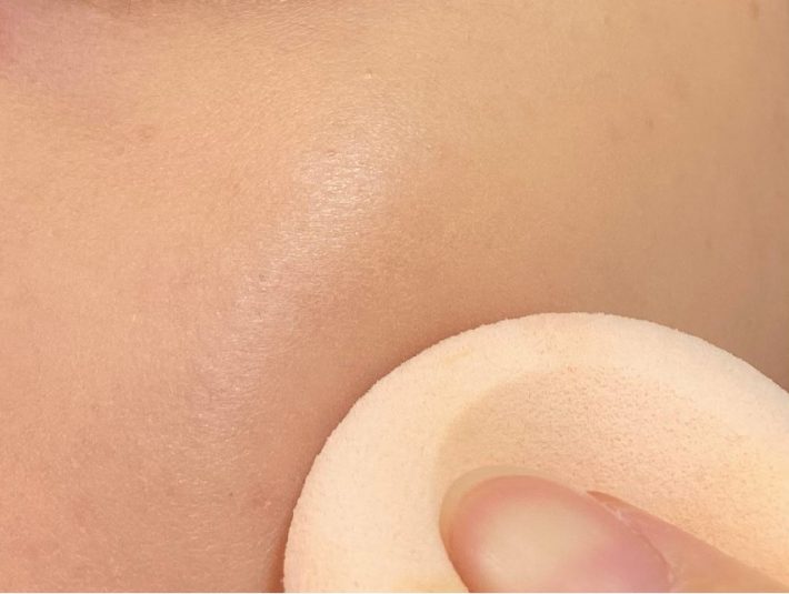 スポンジを使うと薄づきでもカバー力◎