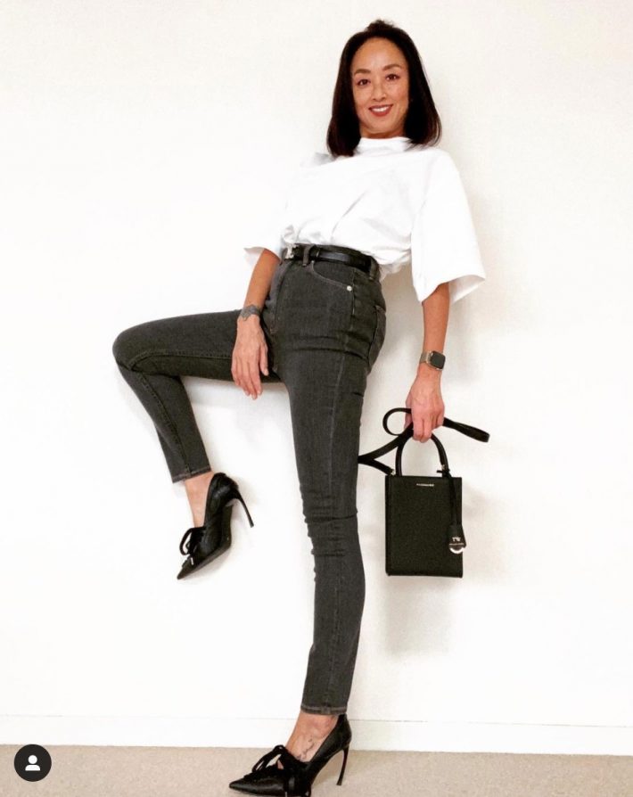 体型を隠すように服を着るのはやめる