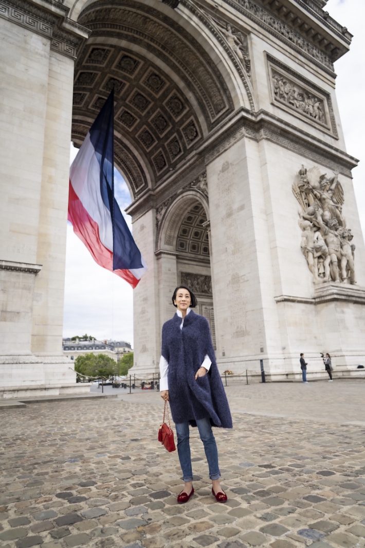 中村江里子　白シャツにデニムは、定番スタイル