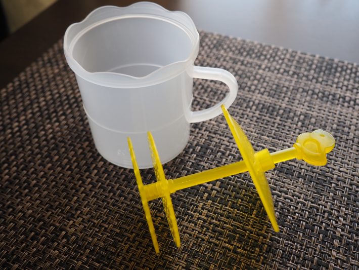 泡立て器を上下に動かすだけ