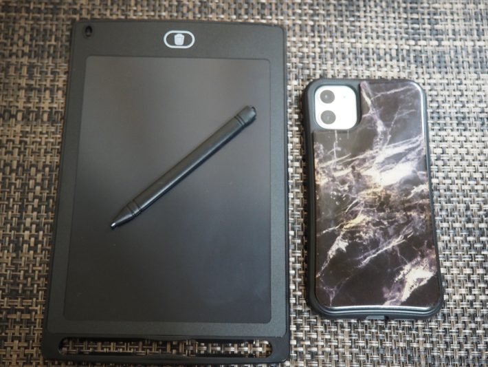 iPhone11と並べてみるとこう