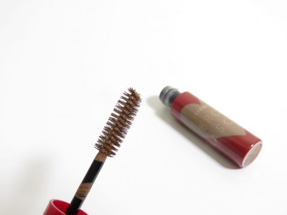 眉マスカラ
