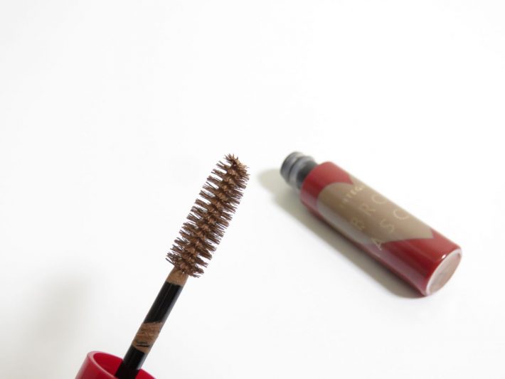 眉マスカラ