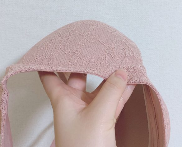 ユニクロ　ワイヤレスブラ シェイプリフト