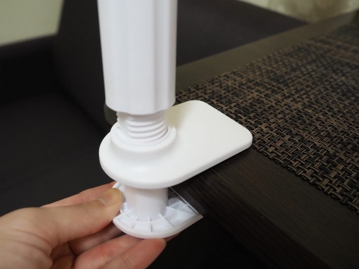 土台クリップはソケットを回してクリップ幅を調整