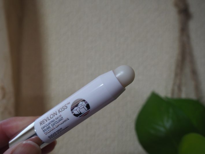 レブロンの洗い流さないリップスクラブ