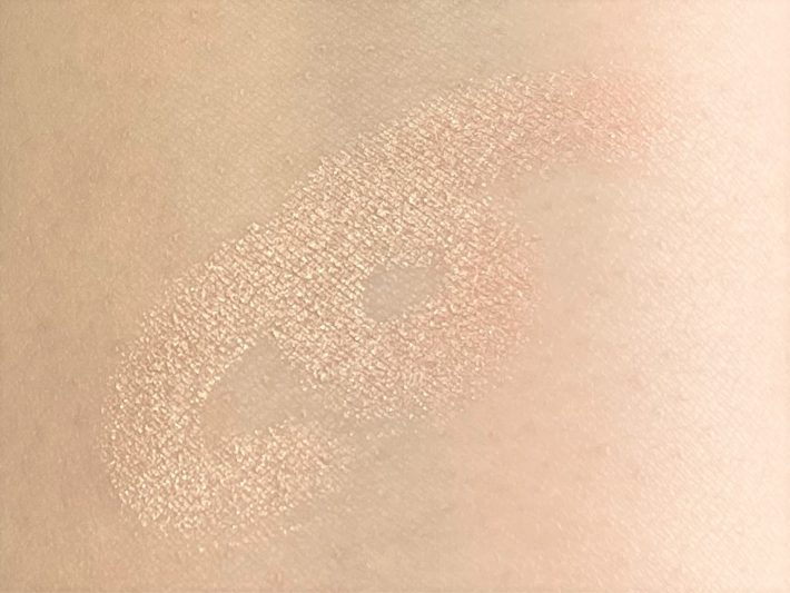 ローズゴールド09の色味をチェック