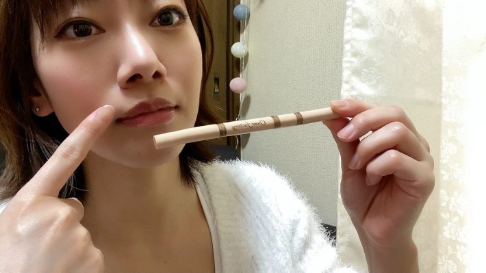 やや赤みが入ったベージュカラー