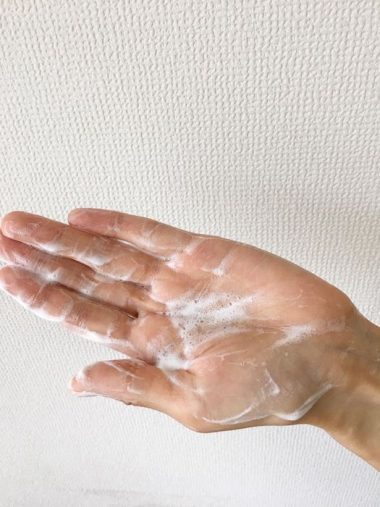手に取っただけでクリーミィな泡が