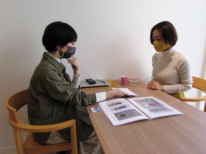 熊谷さんに顔タイプ診断してもらう筆者