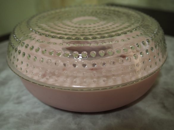 お皿の上にエイッ！っとひっくり返した