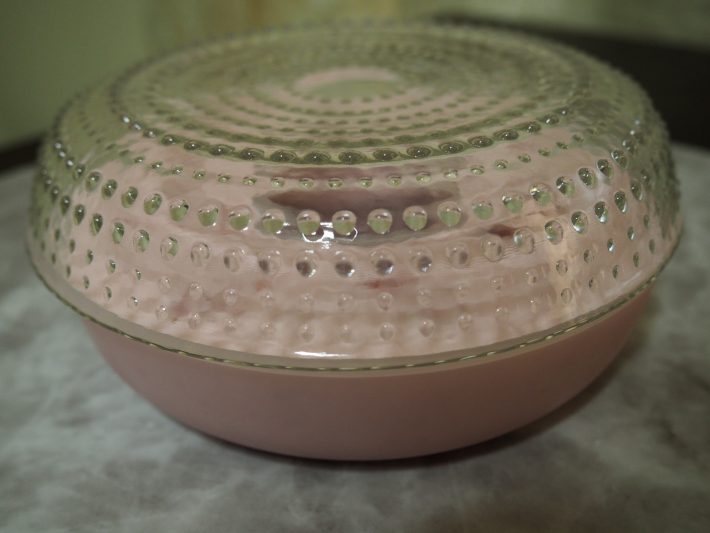 お皿の上にエイッ！っとひっくり返した