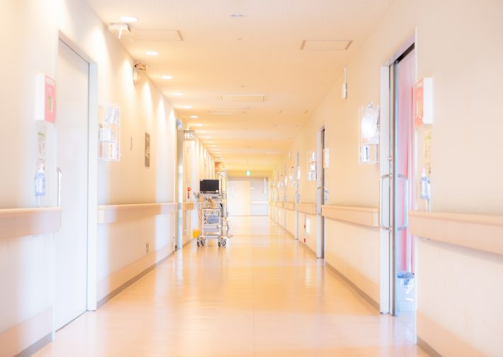 専門用語は平易な言い換えではなく、あえてそのまま