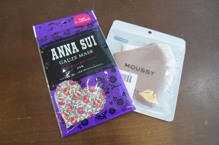 ANNA SUI　ガーゼマスク（770円）／サイズ 約110×180mm