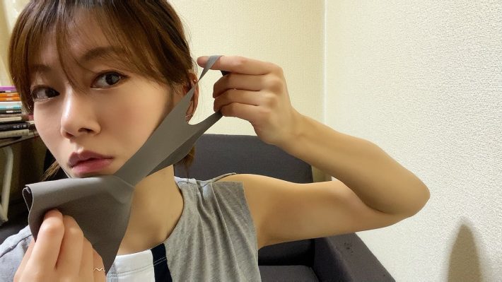 まるで顔のブラジャー?! リフトアップマスクってどんな感じなの